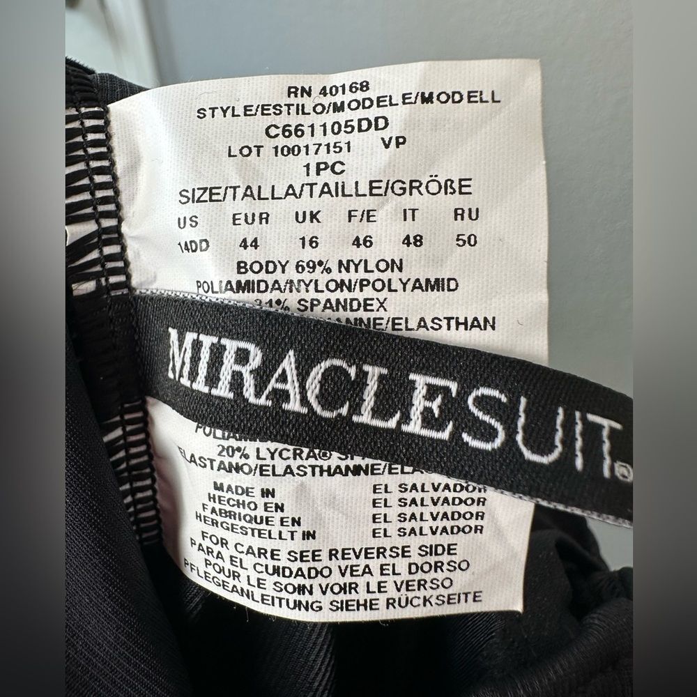 NWT** Miraclesuit DD-Cup Sideswipe One Piece Black Size 14DD - Picture 9 of 9